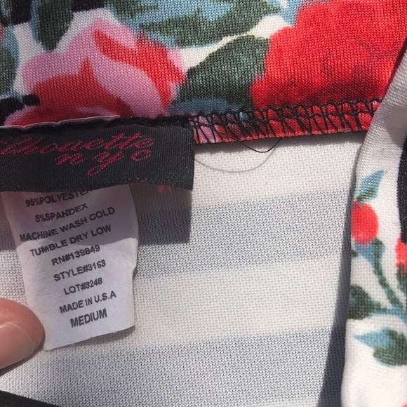 •‼️SOLD‼️•NWOT• Floral and stripe pencil skirt• - Picture 5 of 5